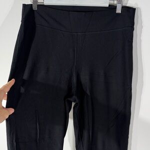 Sleek Black Ribbed Leggings